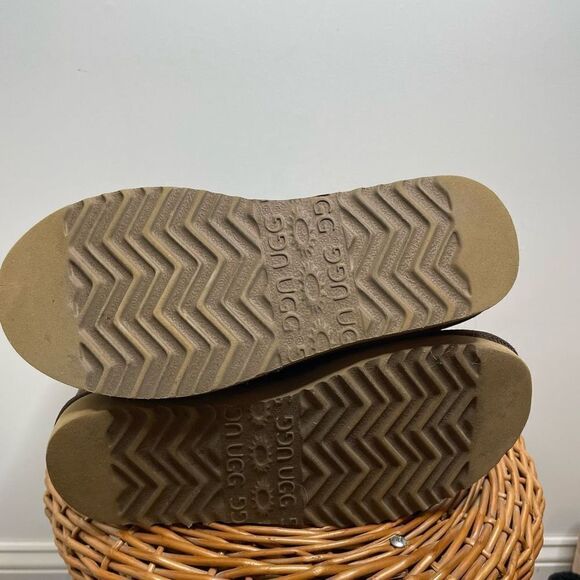 UGG Classic Tall 5818 Leather Sheepskin Shearling Winter Boots Color Block W7 7 - Picture 6 of 10